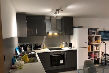 2 bed flat, Belgrave Lane, Mutley, Plymouth, PL47DA - Image 2
